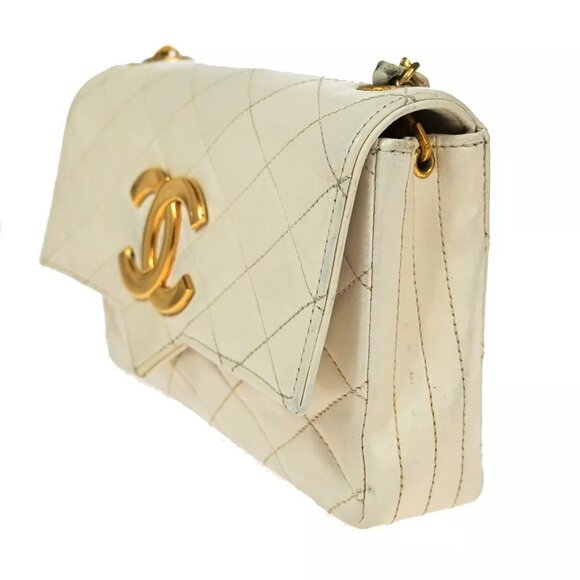 CHANEL CC Logo Matelasse Chain Shoulder Bag Leather White GHW - Picture 15 of 16